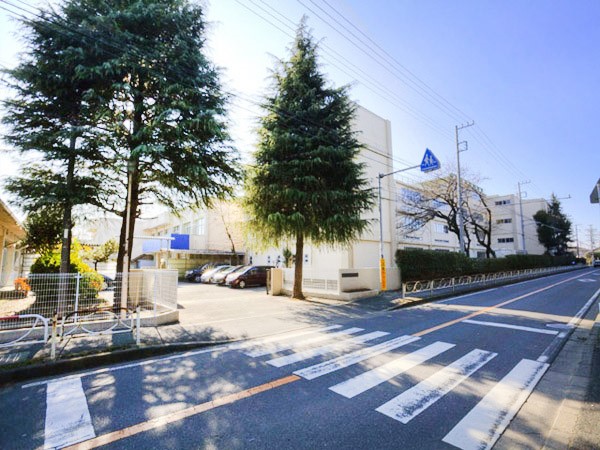 ���ӊ��@���w�Z 900m �D���s���C�_���w�Z