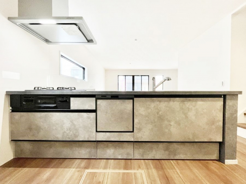 �L�b�`���@�������������I�ɁA�y�����I�V�X�e���L�b�`��