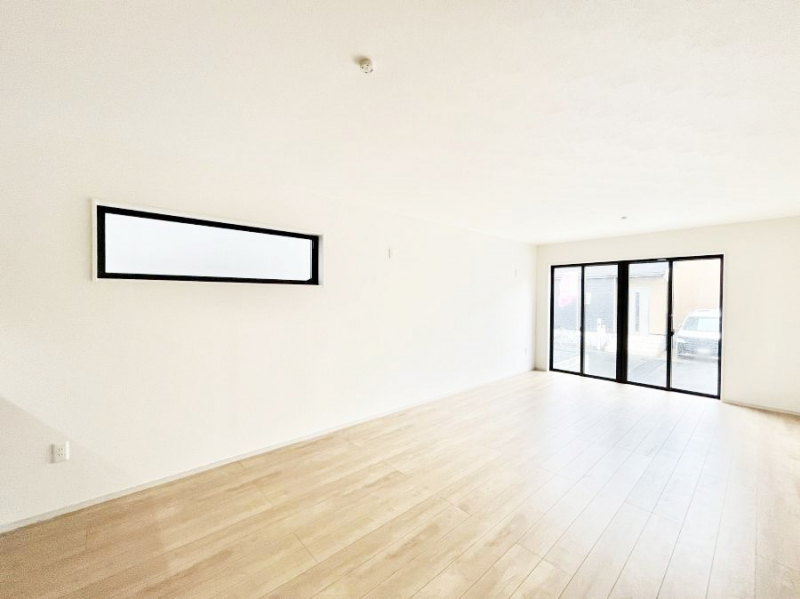 ���r���O�@�傫�ȑ����炽���Ղ�̗z���ƕ����������郊�r���O