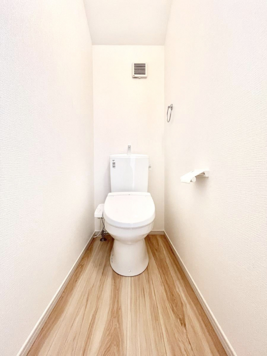 �g�C���@�g�C����1�K��2�K���ꂼ��ɔz�u����Ă��ĂƂĂ��֗��ł��B 