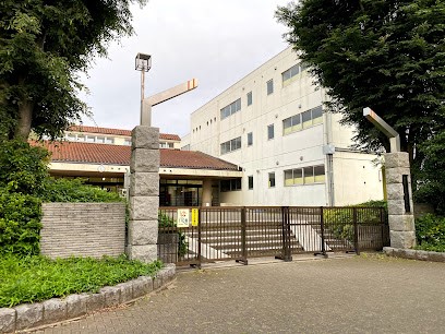 ���ӊ��@���w�Z 310m �󐼎s�����̌����w�Z