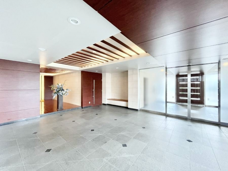 �G���g�����X�@�Z���҂◈�K�҂��C�����悭���o�}���B�������������͋C�̃G���g�����X