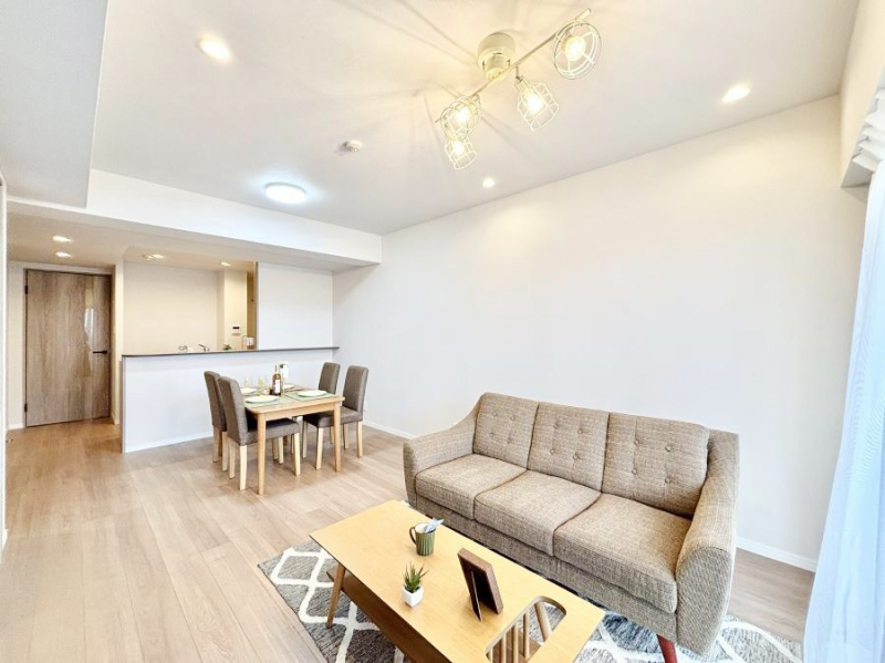 ���r���O�@���Ƒ��̓��₩�Șb�����ŕ�܂�閾�邢���r���O   