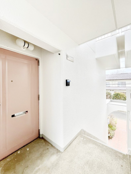 ���ց@���֎���ɂ͊O���A�C���^�[�z���A�\�D�������Ă��܂��B