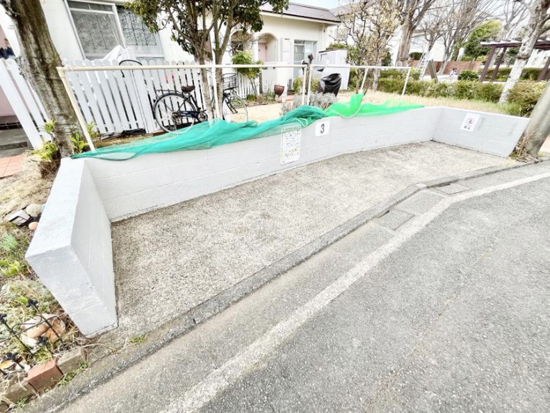 ���̑��@���X�̕�炵�ɕ֗��ȃS�~�u������ݒu�ς݂ł��B