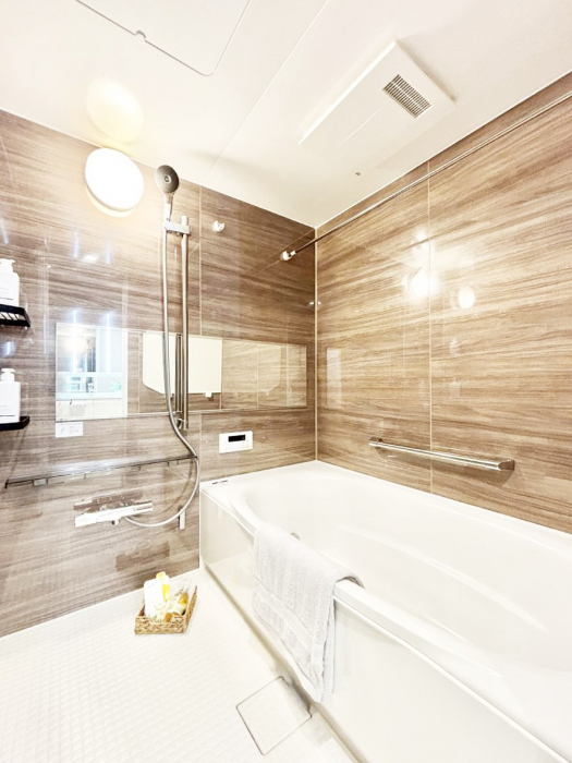 �����@����̔�������Ă���閾�邢�������̂���o�X���[��