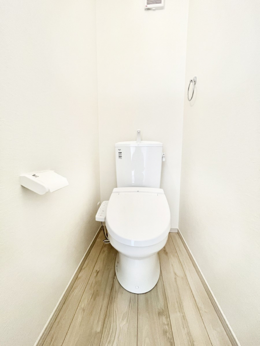 �g�C���@�g�C����1�K��2�K���ꂼ��ɔz�u����Ă��ĂƂĂ��֗��ł��B 