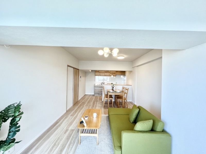 ���r���O�@���Ƒ��̓��₩�Șb�����ŕ�܂�閾�邢���r���O  �@