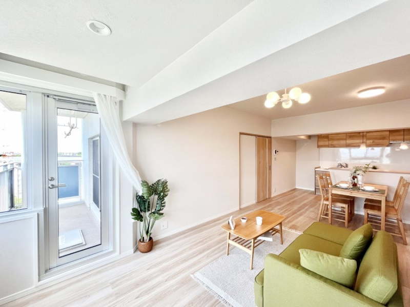 ���r���O�@�Ƒ��ꏏ�ɂ��H�����y���݂����Ȃ�L�X���r���O�_�C�j���O�@