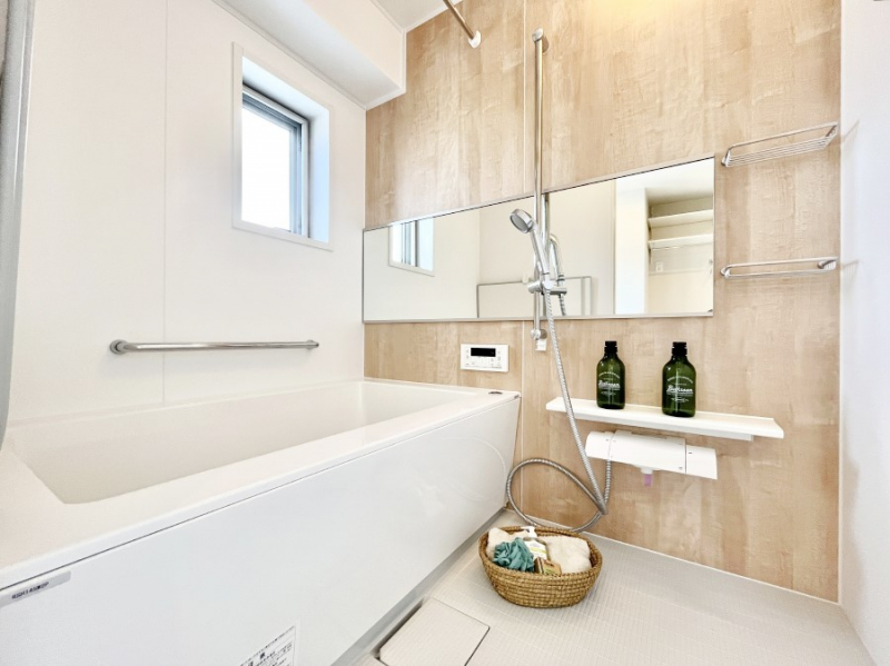 �����@����̔�������Ă���閾�邢�������̂���o�X���[��  �@