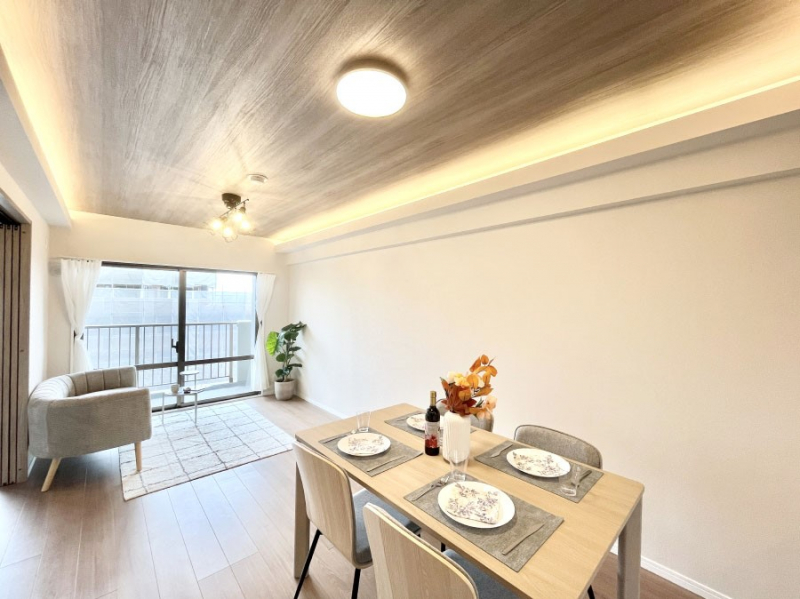 ���r���O�@���Ƒ��̓��₩�Șb�����ŕ�܂�閾�邢���r���O  