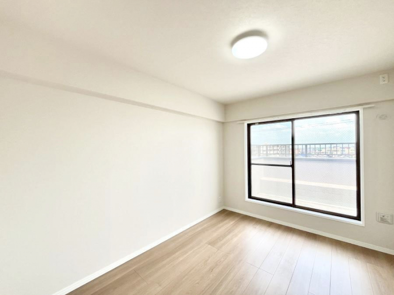 ���̑����ρ@�o���R�j�[���J�������v���X���Ă����m��  