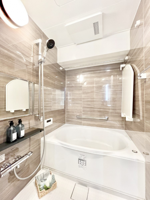 �����@����̔�������Ă���閾�邢�������̂���o�X���[��  