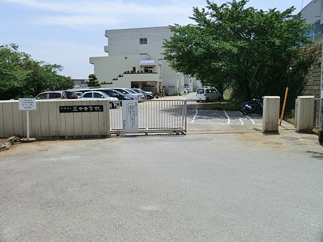 ���ӊ��@���w�Z 1560m �D���s���O�c���w�Z