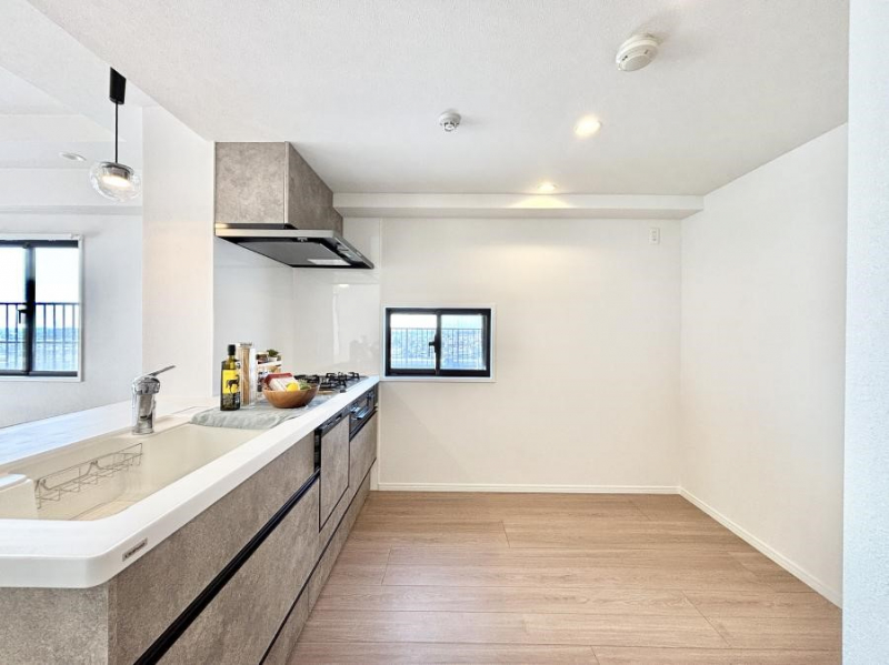 �L�b�`���@���������Ȃ���ł����Ƒ��Ƃ̉�b���y���߂�ΖʃL�b�`��