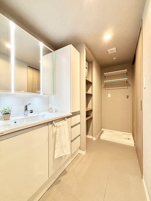 ���ʑ�E���ʏ��@��Ƃ�̐��ʃX�y�[�X�Œ��̐g�x�x���X���[�Y��