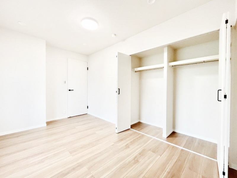 �Q���@�N���[�[�b�g�t���̂������ŏ[�������v���C�x�[�g���Ԃ��߂����܂��B