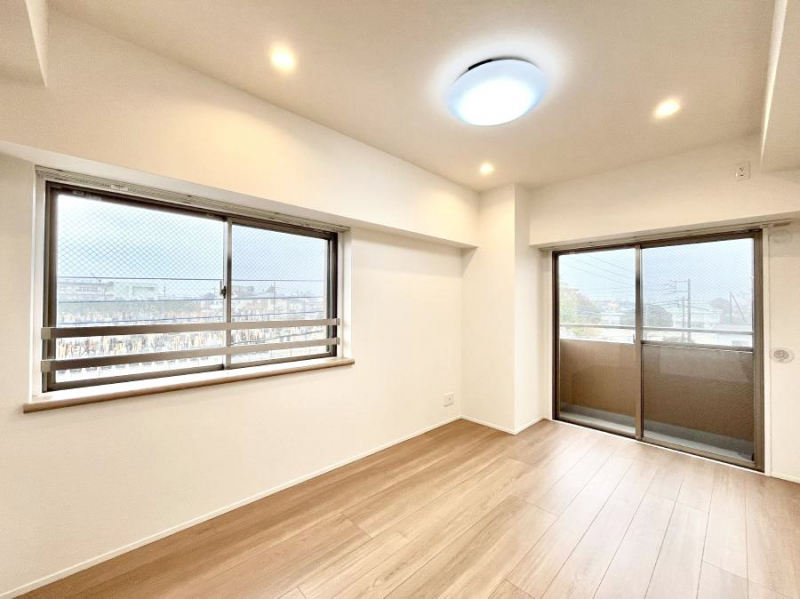 ���̑����ρ@�o���R�j�[���J�������v���X���Ă����m��  