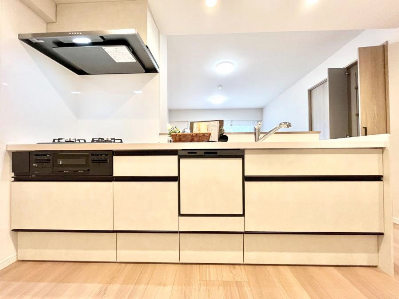 �L�b�`���@���������Ȃ���ł����Ƒ��Ƃ̉�b���y���߂�ΖʃL�b�`��