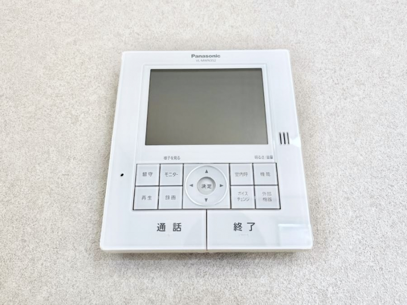 ���̑����ρ@���q�҂��m�F�ł���s�u���j�^�[�t�C���^�[�z��