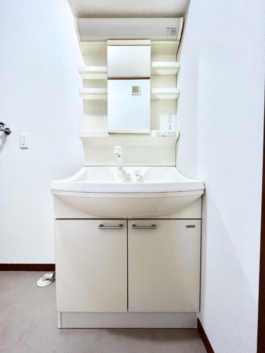 ���ʑ�E���ʏ��@�������̂�����K��Ԃł��B�����̐g�x�x���C�����ǂ����g�������܂��B 