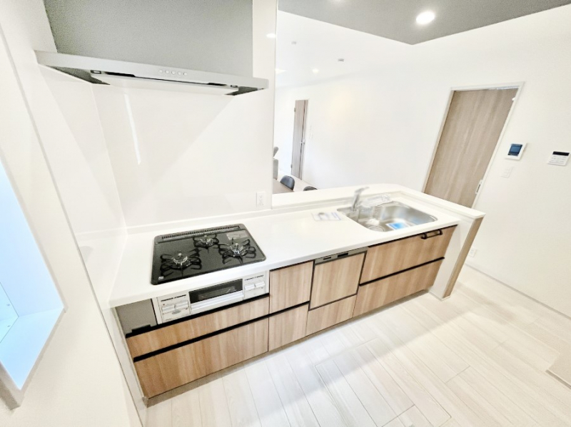 �L�b�`���@�J�E���^�[�z���ɂ��b�������Ȃ��疈���̂������������Ɗy����