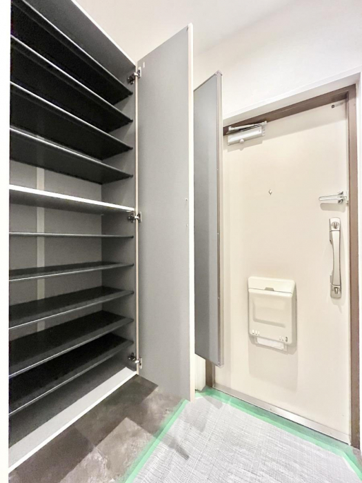 ���̑����ρ@�����Ղ���[�ł���V���[�Y�{�b�N�X�ŉƑ��S���̌C���A���ւ�������B  