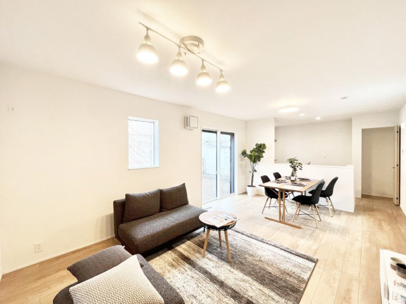 ���̑����ρ@�Ƒ��̏Ί炪���R�Ɛ��܂�Ă���A����ȕ��͋C�̃_�C�j���O�Ɏd�オ���Ă��܂�