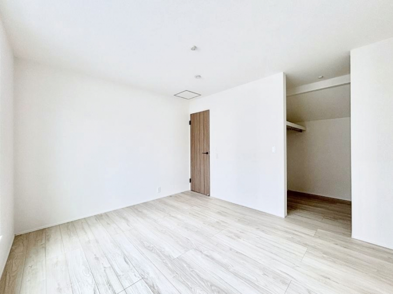 �Q���@�E�H�[�N�C���N���[�[�b�g�����邨�����B�G�߂��Ƃ̓���ւ����s�v�ŕ֗��ł��I