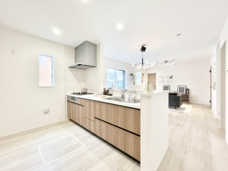 �L�b�`���@�u�₩�ȕ����ʂ蔲����L�b�`���B��������̂Ŗ��邭���C�ɂ��𗧂��܂��B