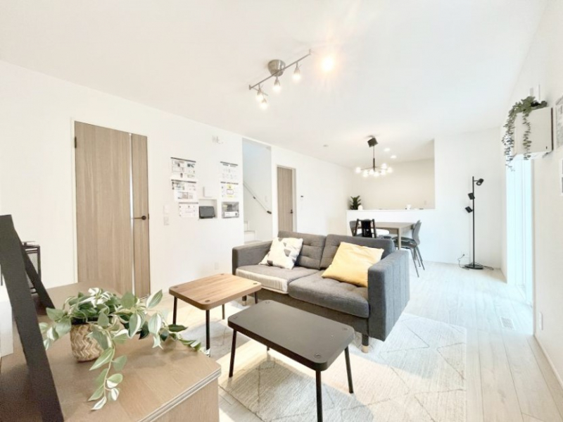 ���r���O�@�Z�ޕ��̌��������o�����A�C���e���A���l����̂��y���݂ȃ��r���O�ł��I 