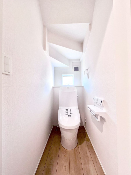 �g�C���@�g�C����1�K��2�K���ꂼ��ɔz�u����Ă��ĂƂĂ��֗��ł��B 