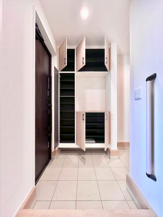 ���̑����ρ@�����Ղ���[�ł���V���[�Y�{�b�N�X�ŉƑ��S���̌C���A���ւ�������B  