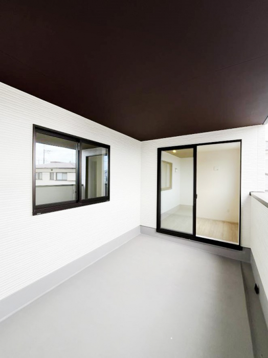 �o���R�j�[�@�㕔�ɉ������������Ă���̂ŋ}�ȉJ�̎��ɂ����S�ł��B 