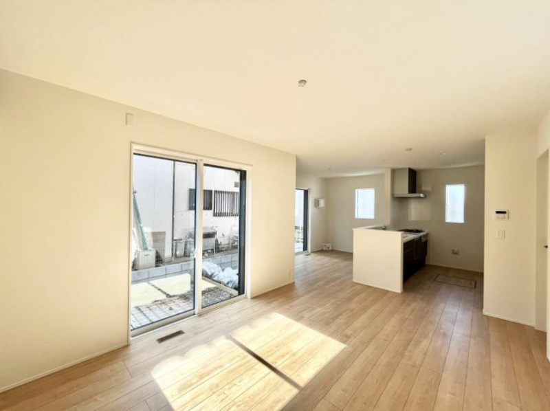 ���̑����ρ@�Ƒ��̏Ί炪���R�Ɛ��܂�Ă���A����ȕ��͋C�̃_�C�j���O�Ɏd�オ���Ă��܂��B