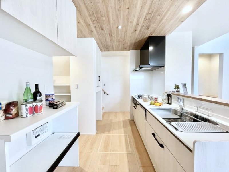 �L�b�`���@���ꂵ���p���g���[�t���̃L�b�`���B�����̂��������y�������K�ɁI