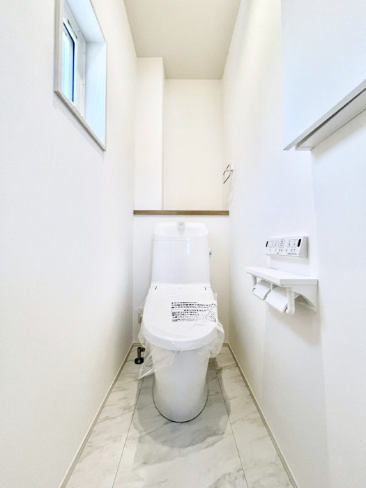 �g�C���@�g�C����1�K��2�K���ꂼ��ɔz�u����Ă��ĂƂĂ��֗��ł��B 