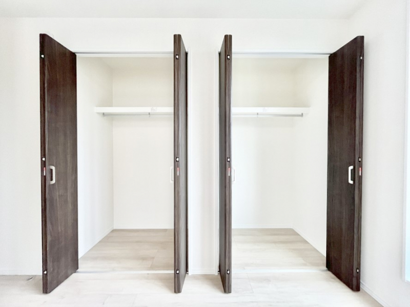 ���[�@�m���̃N���[�[�b�g�B���s��������̂Ō���̈ߗނ�����������܂�܂��B