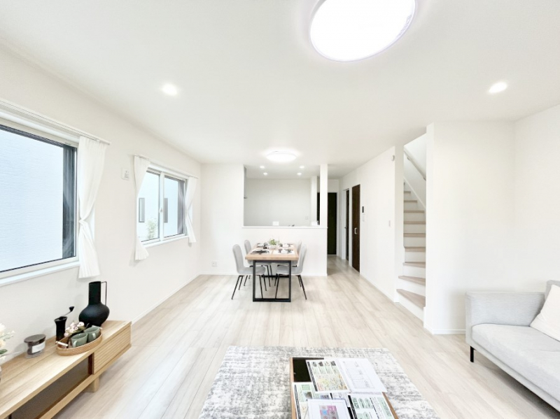 ���r���O�@�Z�ޕ��̌��������o�����A�C���e���A���l����̂��y���݂ȃ��r���O�ł��I 