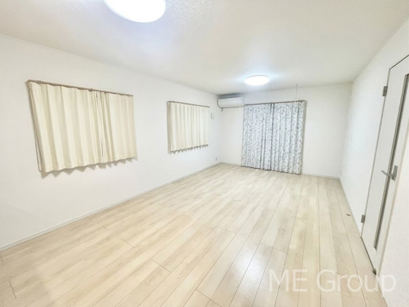 ���r���O�@�Ƒ��c���̎��Ԃ����������Ȃ��났�̃��r���O�_�C�j���O�B   