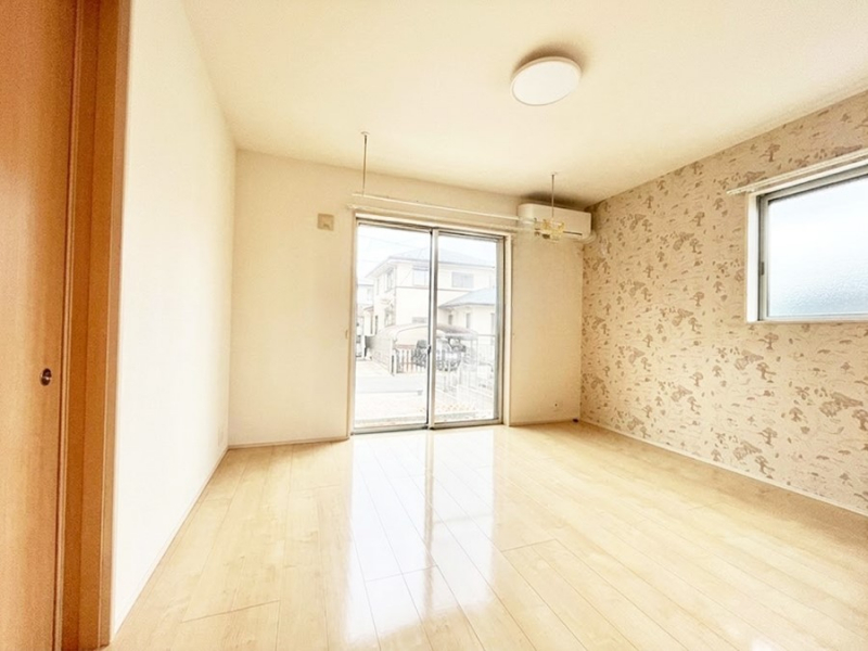 ���r���O�@�傫�ȑ����炽���Ղ�̗z���ƕ����������郊�r���O��CG���H��