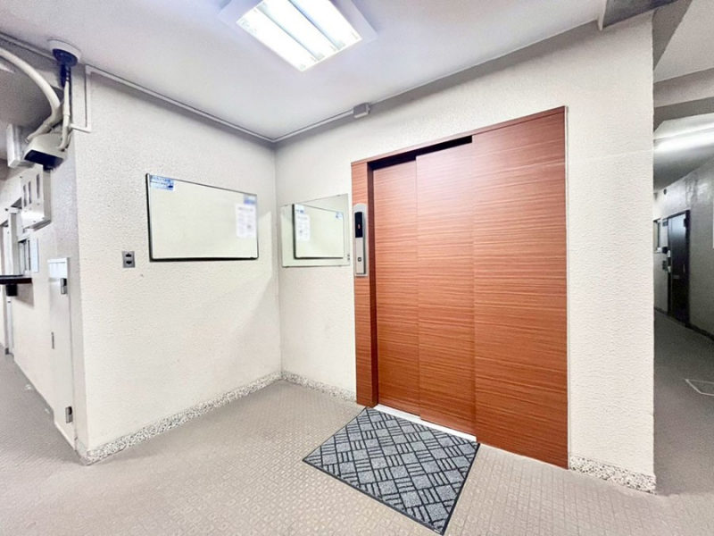 ���̑��@����̏�艺��ɕ֗��ȃG���x�[�^�[�I