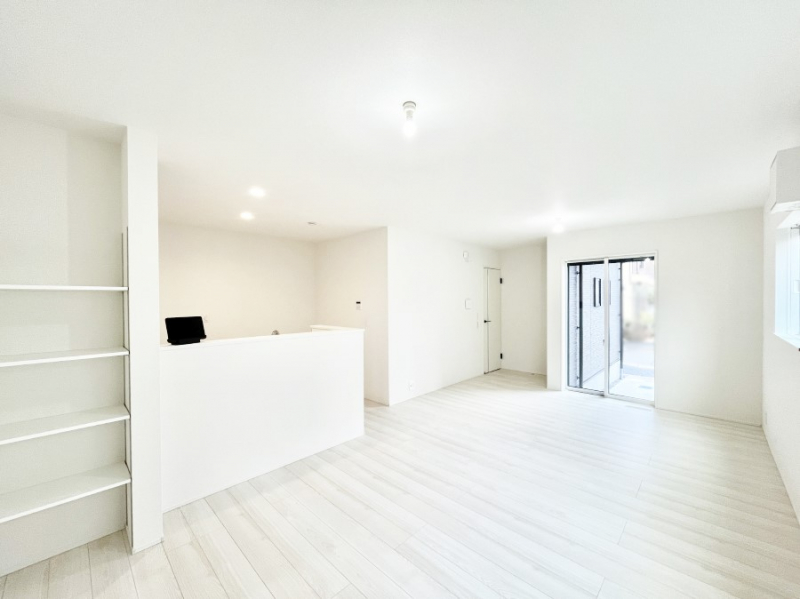 ���̑����ρ@�Ƒ��̏Ί炪���R�Ɛ��܂�Ă���A����ȕ��͋C�̃_�C�j���O�Ɏd�オ���Ă��܂� 