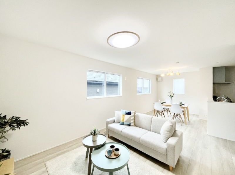 ���r���O�@2�K���r���O�B�o���R�j�[�ɖʂ������邢�k�c�j�͉Ƒ��݂�Ȃ̉��K���