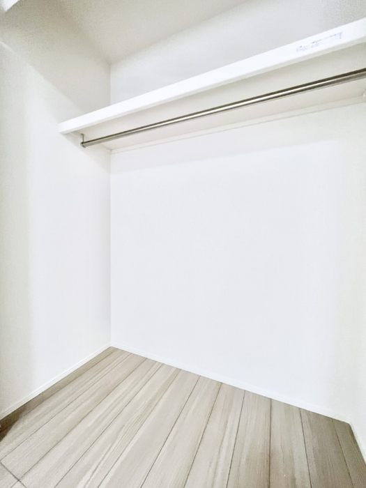 ���[�@�m���̃N���[�[�b�g�B���s��������̂Ō���̈ߗނ�����������܂�܂��B