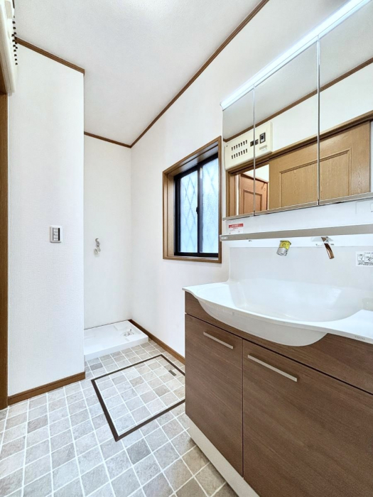 ���ʑ�E���ʏ��@���������Ă���̂Ŏ��C�̑����ꏊ�ł����C���ł����K�ł��B�����̐g�x�x���C�����ǂ��s���܂��ˁB