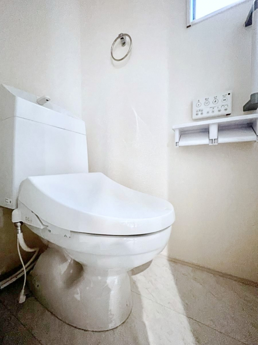 �g�C���@�g�C����1�K��2�K���ꂼ��ɔz�u����Ă��ĂƂĂ��֗��ł��B 