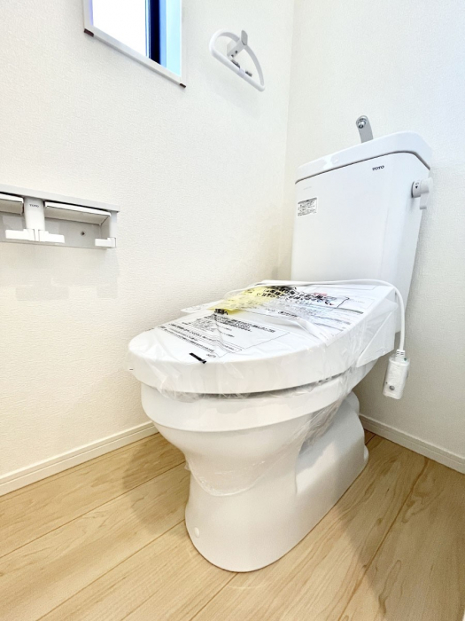 �g�C���@�g�C����1�K��2�K���ꂼ��ɔz�u����Ă��ĂƂĂ��֗��ł��B 