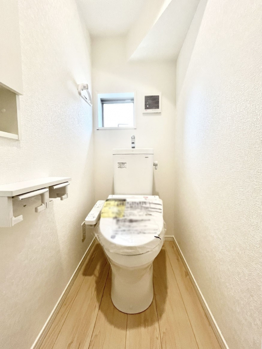 �g�C���@�g�C����1�K��2�K���ꂼ��ɔz�u����Ă��ĂƂĂ��֗��ł��B 