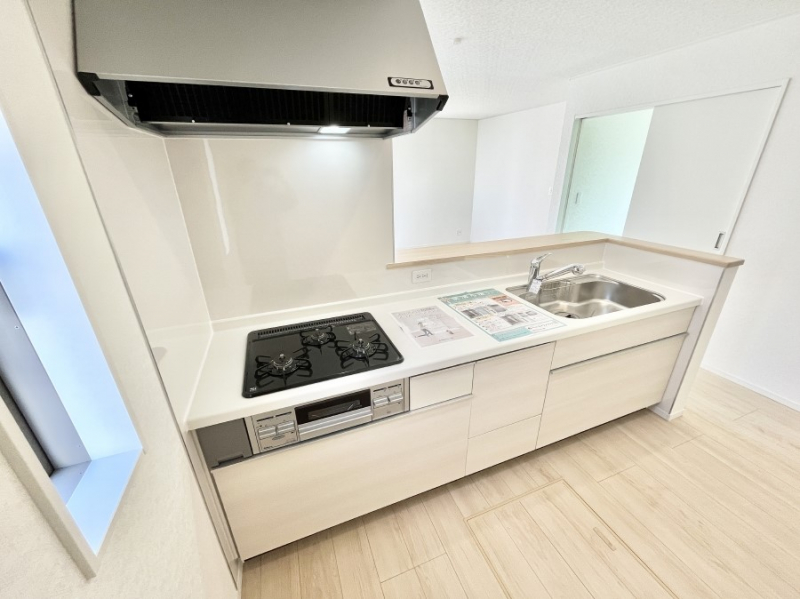 �L�b�`���@���������Ȃ���ł����Ƒ��Ƃ̉�b���y���߂�ΖʃL�b�`��